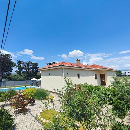 Villa Mattina, With Heated Pool And Jacuzzi Privlaka  Ngoại thất bức ảnh
