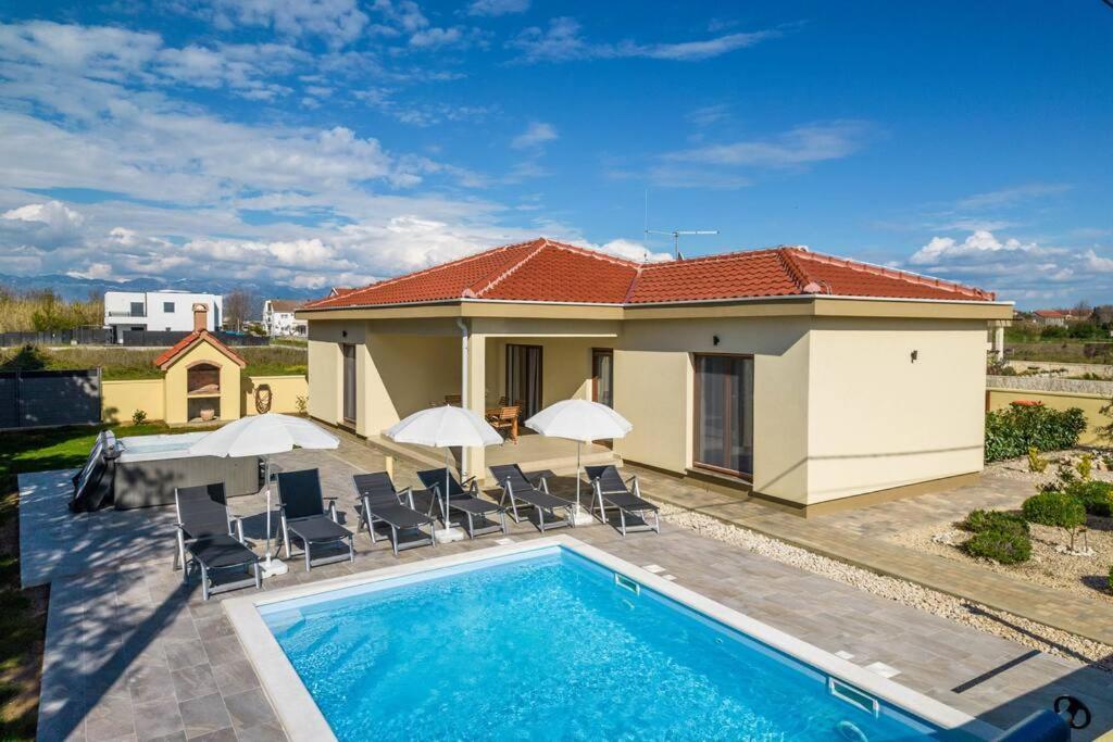 Villa Mattina, With Heated Pool And Jacuzzi Privlaka  Ngoại thất bức ảnh
