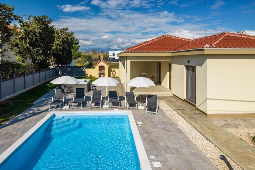 Villa Mattina, With Heated Pool And Jacuzzi Privlaka  Ngoại thất bức ảnh